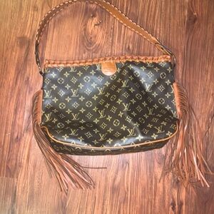 Western fringe purse